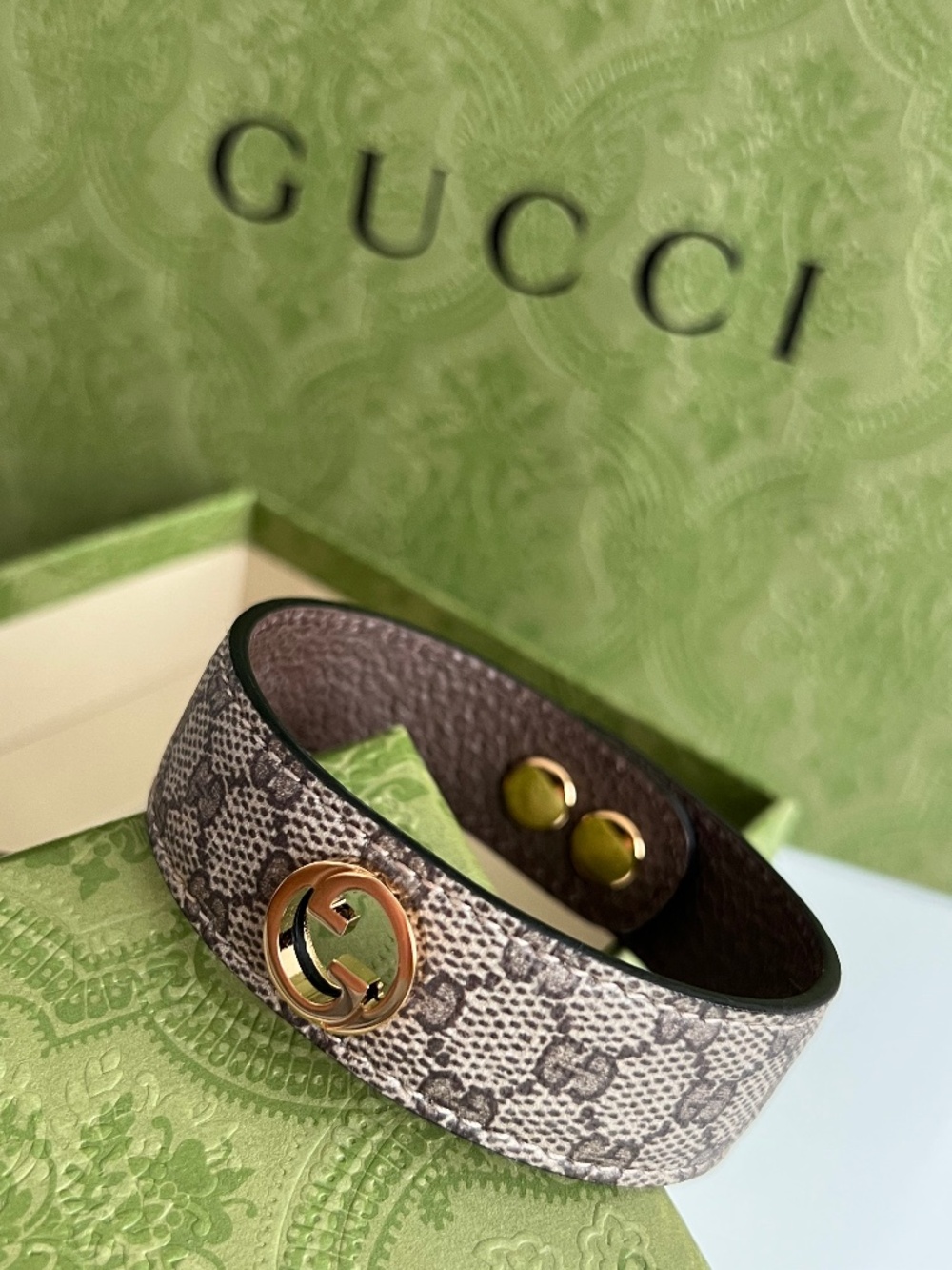 Gucci Blondie Canvas Bracelet Size L Gold Interlocking Metal Snap Button Closure